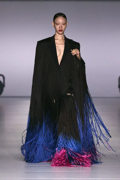 Look 30